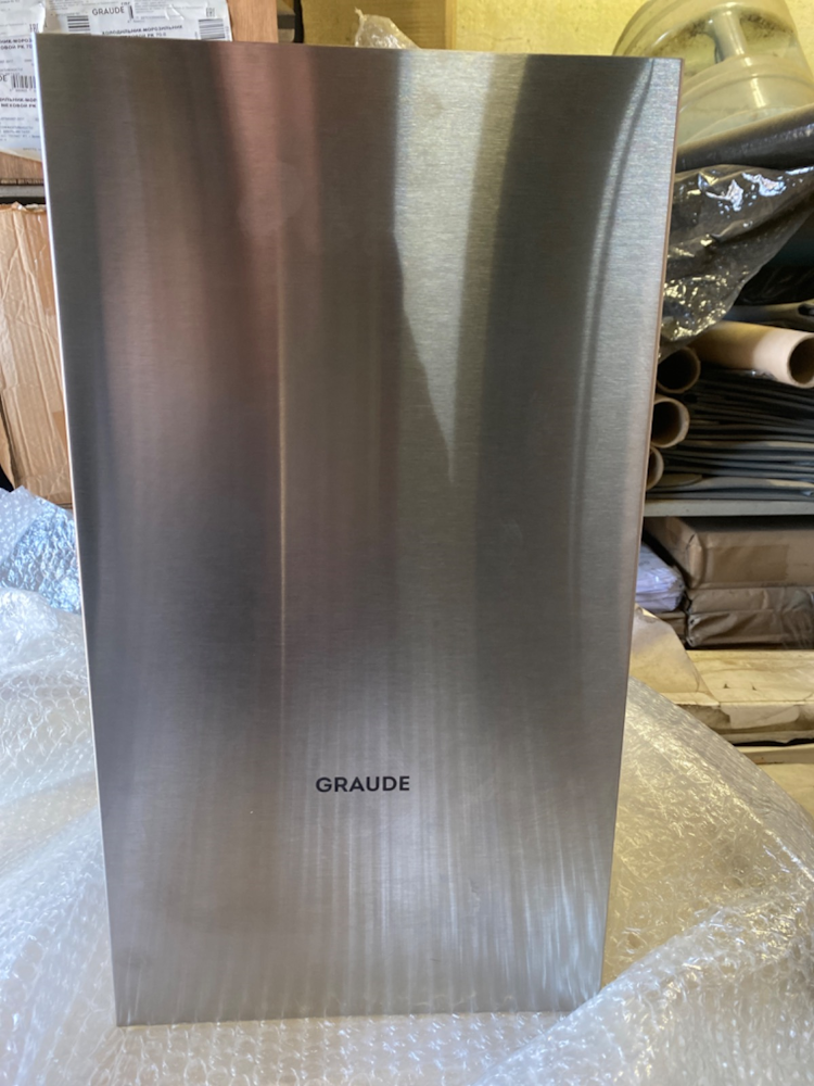 Настенная вытяжка GRAUDE DH 60.3 GE